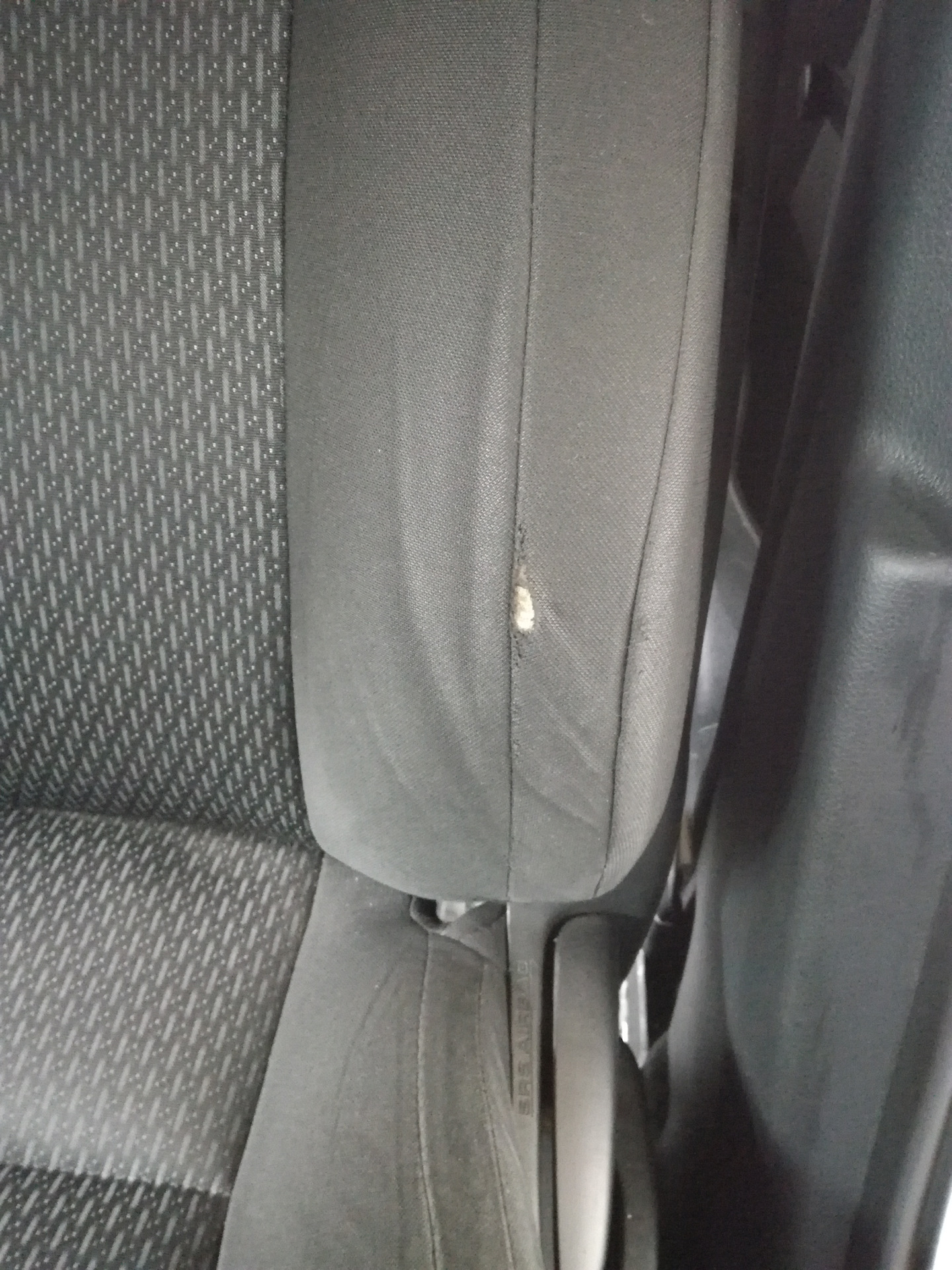 обшивка переднего сиденья. сидения митсубиси лансер 9 2. обивка сидений нива шевроле. обшивка переднего сиденья. обшивка переднего сиденья.