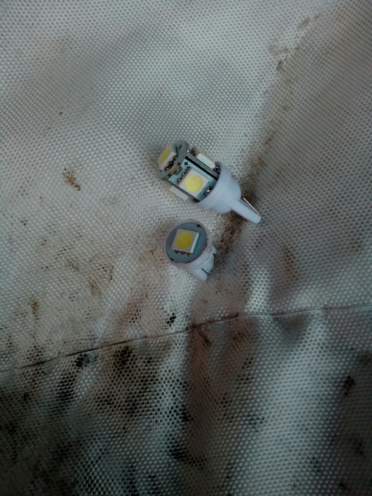 Диоды в передние габариты ч.2 — Lada Приора хэтчбек, 1,6 л, 2009 года ...