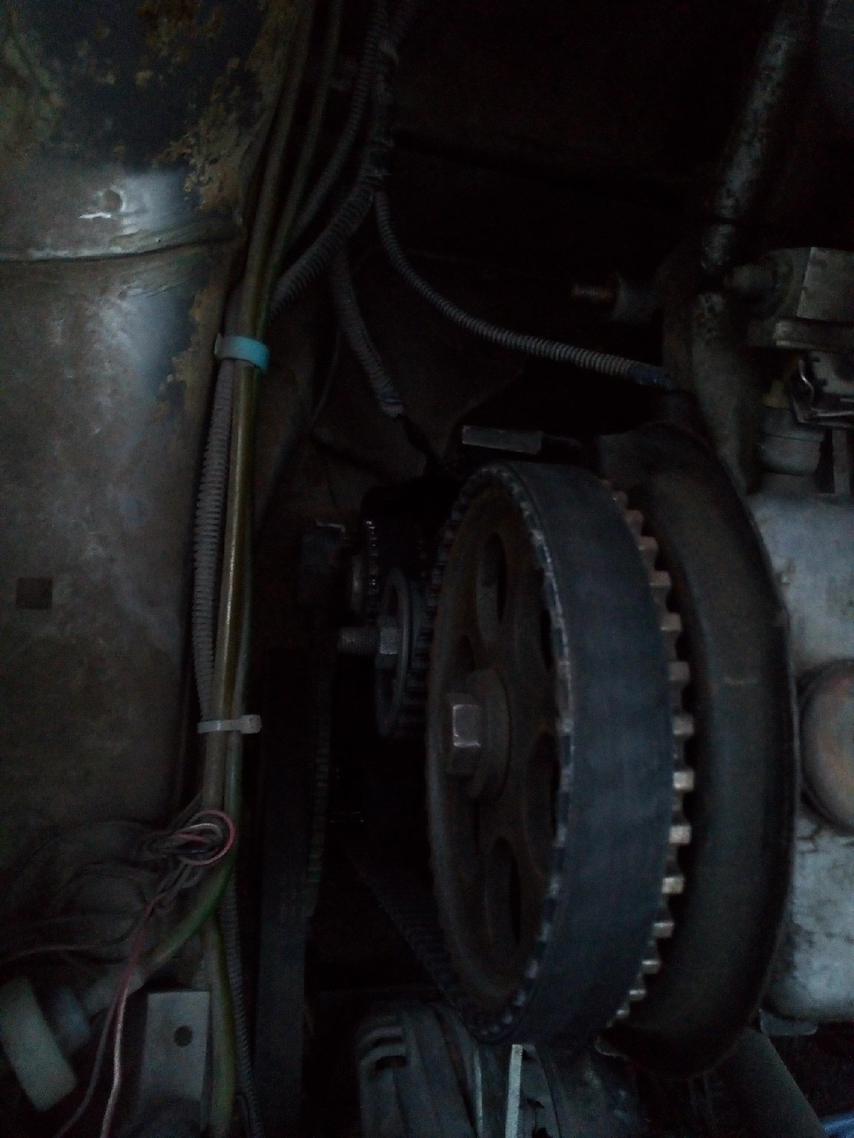 Жрет ремень ГРМ — Lada 21083, 1,5 л, 2002 года | поломка | DRIVE2