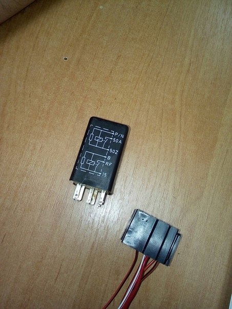 Реле 369 ауди а6 с5 за что отвечает. 88aab46s 960. Реле 369 ауди а6 с5 за что отвечает фото. Реле 369 ауди а6 с5 за что отвечает-88aab46s 960. картинка Реле 369 ауди а6 с5 за что отвечает. картинка 88aab46s 960. Решил написать полезную статейку и добавить сюда, т.к. это и мне будет полезна и может еще кому-то поможет. В ней рассказано, где находятся плавкие предохранители в Ауди А6 С5, как их менять и за какую из схем они отвечают. Если у вас что-то не работает в автомобиле, то первым делом смотрите состояние предохранителя и если он исправен, только потом начинайте искать причину в узле или проводке. Реле 369 ауди а6 с5 за что отвечает. 88aab46s 960. Реле 369 ауди а6 с5 за что отвечает фото. Реле 369 ауди а6 с5 за что отвечает-88aab46s 960. картинка Реле 369 ауди а6 с5 за что отвечает. картинка 88aab46s 960. Решил написать полезную статейку и добавить сюда, т.к. это и мне будет полезна и может еще кому-то поможет. В ней рассказано, где находятся плавкие предохранители в Ауди А6 С5, как их менять и за какую из схем они отвечают. Если у вас что-то не работает в автомобиле, то первым делом смотрите состояние предохранителя и если он исправен, только потом начинайте искать причину в узле или проводке.