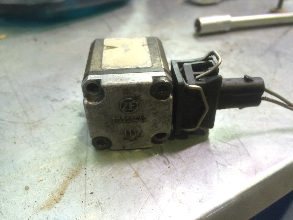 Клапан pml на рулевой рейке — Mercedes-Benz E-class (W210), 4,3 л, 2002 ...