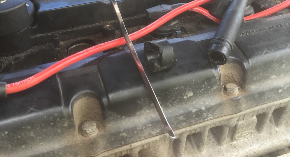 Замена вв проводов и свечей (остался колпачек в свечном колодце) — DRIVE2