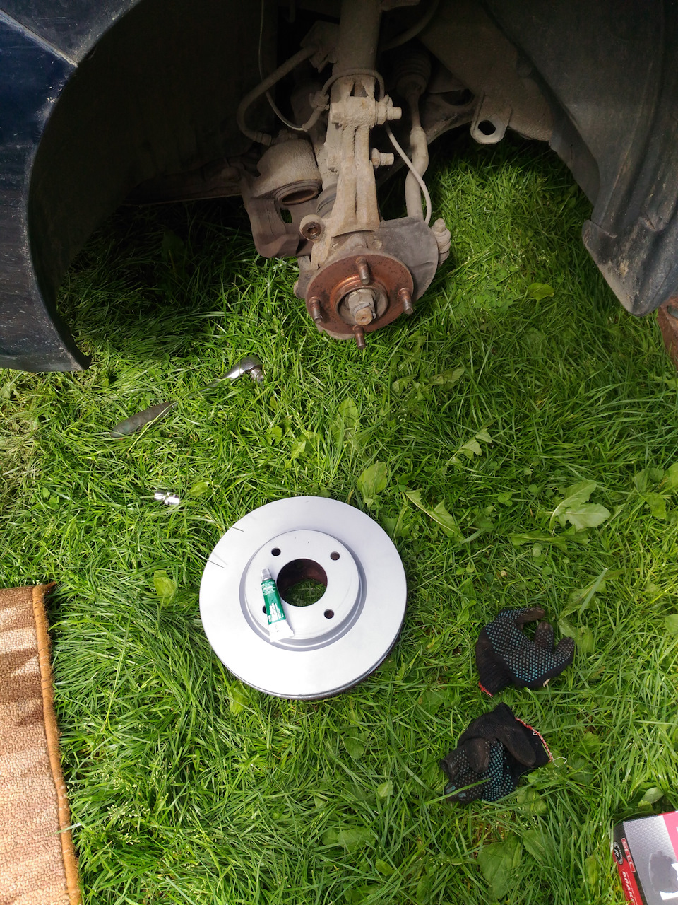 поменял тормозные диски, колодки и обслужил суппорта и ТО — Nissan ...