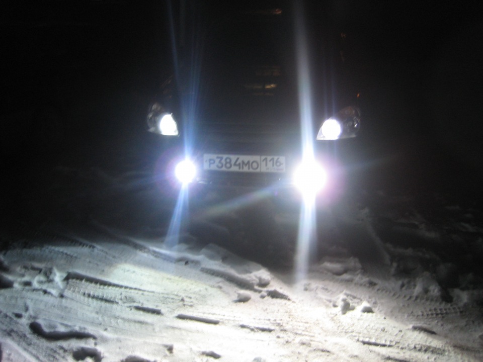 Установка ПТФ, печальный опыт, лампы в ближнем. — LADA Приора седан, 1 ...