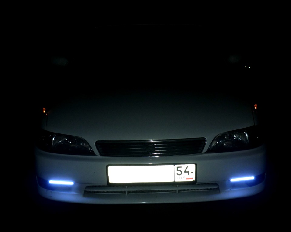 диодные ходовые огни — Toyota Mark II (90), 2,5 л, 1992 года ...