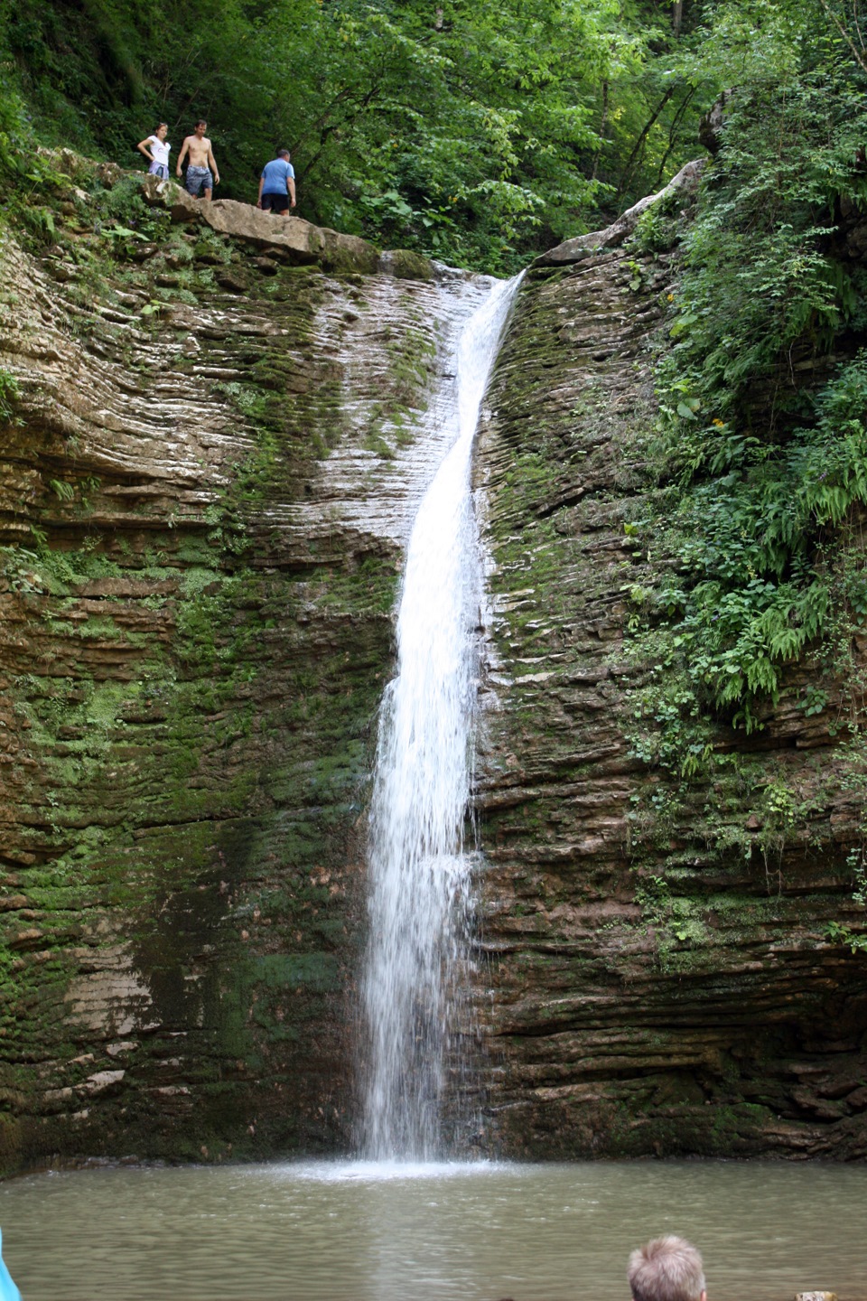 Водопад каскадный Руфабго