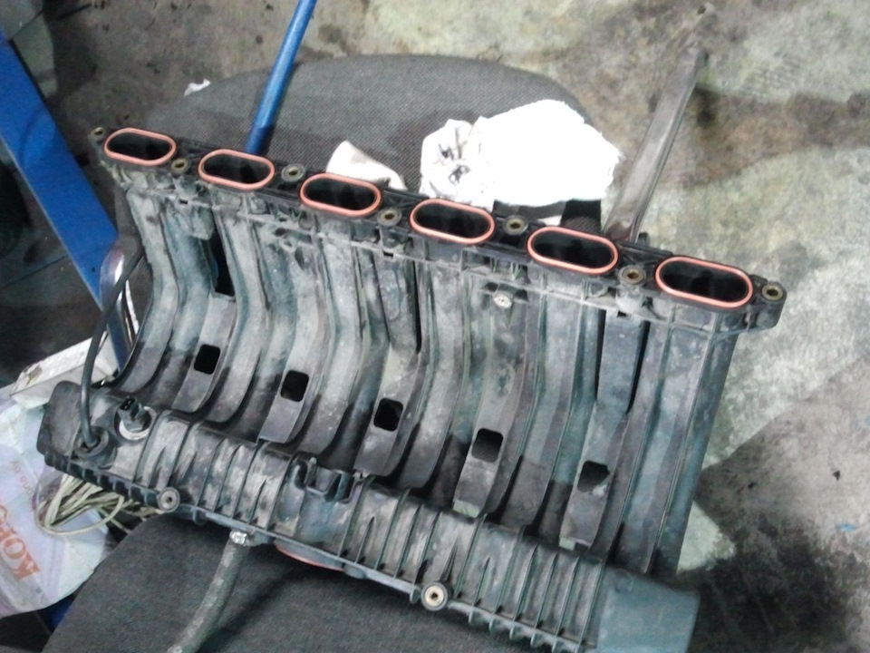 Шкода фабия 2008 год 1. Заслонка впускного коллектора lx570. Крепления впускного коллектора. Впускной коллектор ваз 2110 16 клапанов. Ресивер прокар на приору 16 клапанов 1.