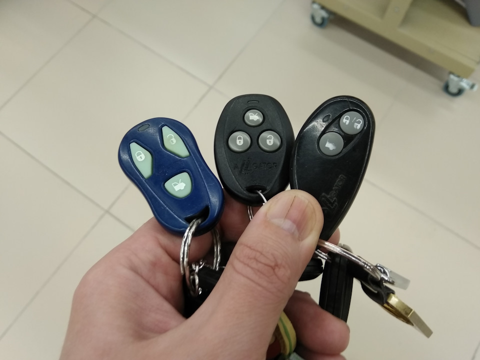 Ключ сс. Mongoose tt2 брелок. Метка для автомобиля. Дубликат ключа для автомобиля. Дубликат ключей и брелка сигнал.