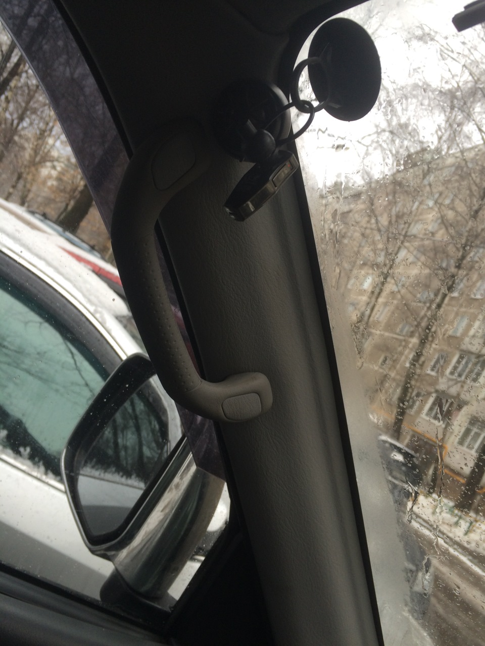 Ручки на стойки от Toyota Land Cruiser 120 — Mitsubishi L200 (3G), 2006 ...