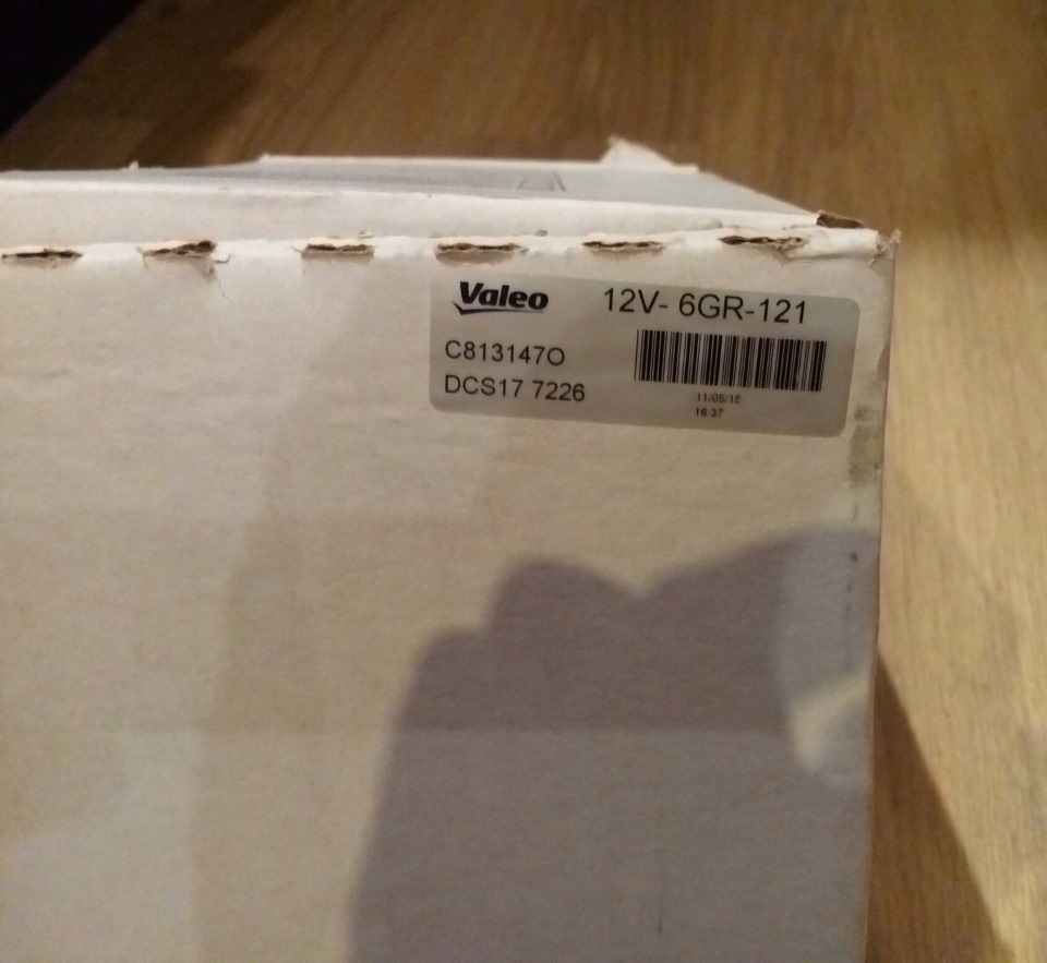 С другой стороны коробки наклейка Valeo 813147 — Renault Laguna III. Запчасти на фото: 813147