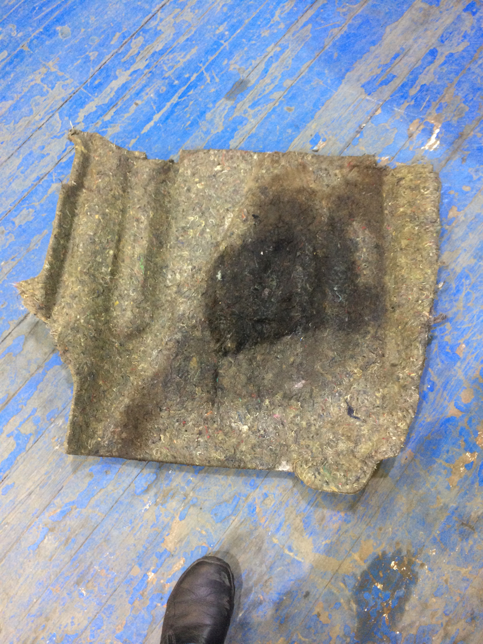 Про шумку под водительским ковриком — Alfa Romeo 147, 2 л., 2007 года ...