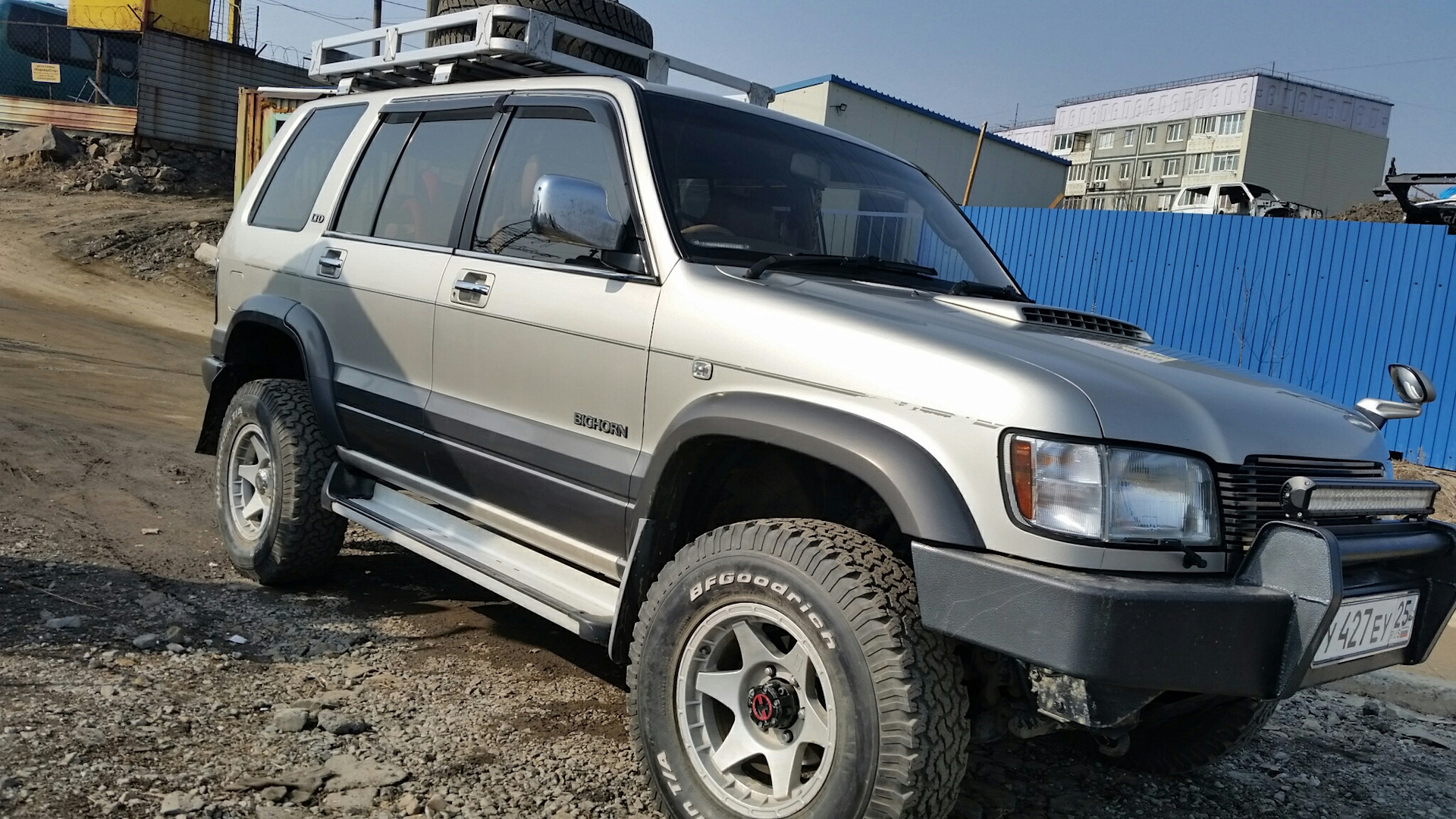 Исузу бигхорн. Isuzu Bighorn 285 75 16. Исузу Бигхорн 3х дверный. Исузу Бигхорн 3,2 1994. Isuzu Bighorn r20.