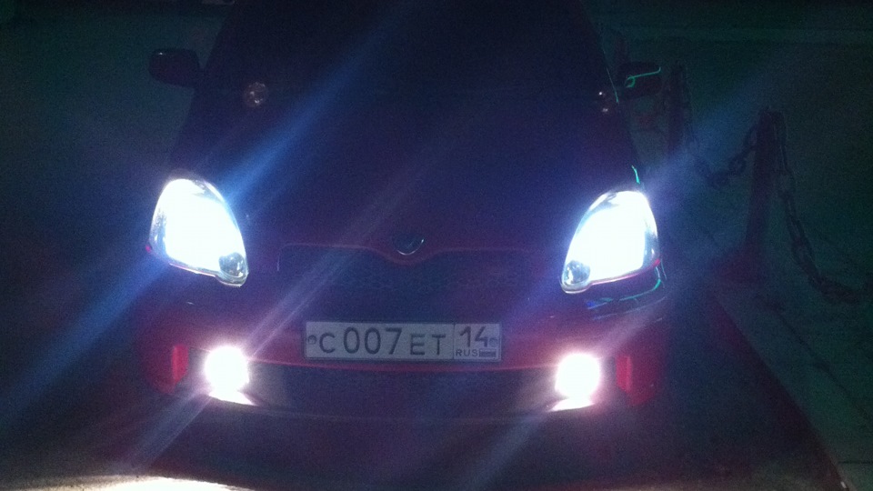 Toyota Vitz (10) 1.3 бензиновый 2003 | МОЯ Первая на DRIVE2