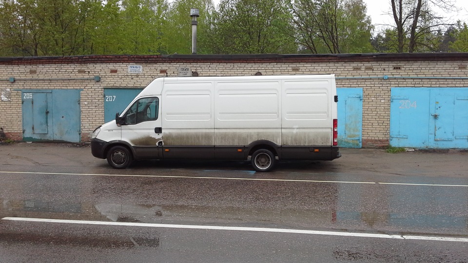 Вид с боку. — Iveco Daily (4G)