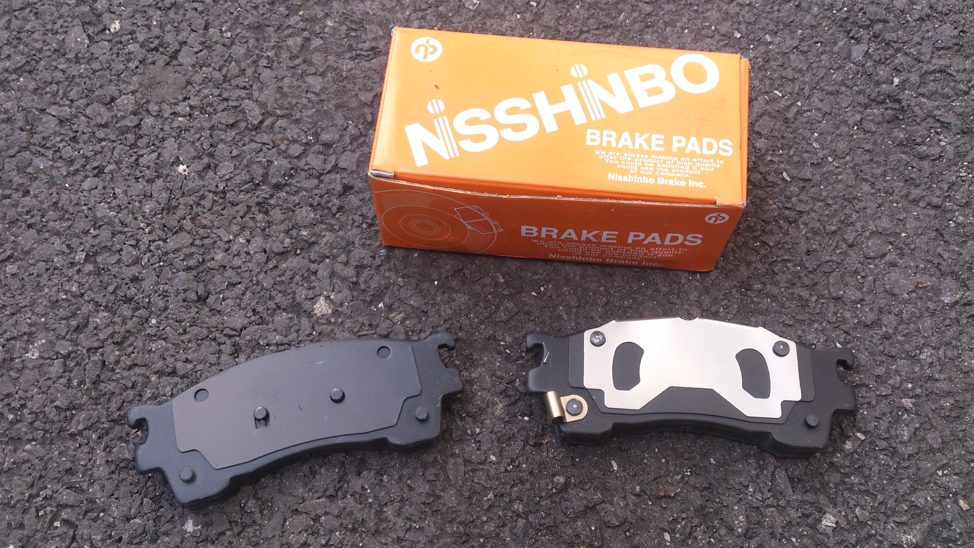 ремкомплект тормозных колодок мазда с вагон bj5w. колодки передние мазду фамилия 2001. колодки мазда фамилия. колодки ниссан марч. колодки мазда фамилия.