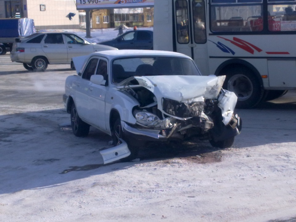 Видео дтп с ласточкой. ГАЗ 31105 авария. ГАЗ 31105 ДТП.