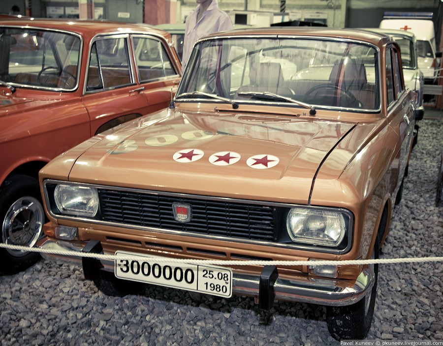 892b83u 960