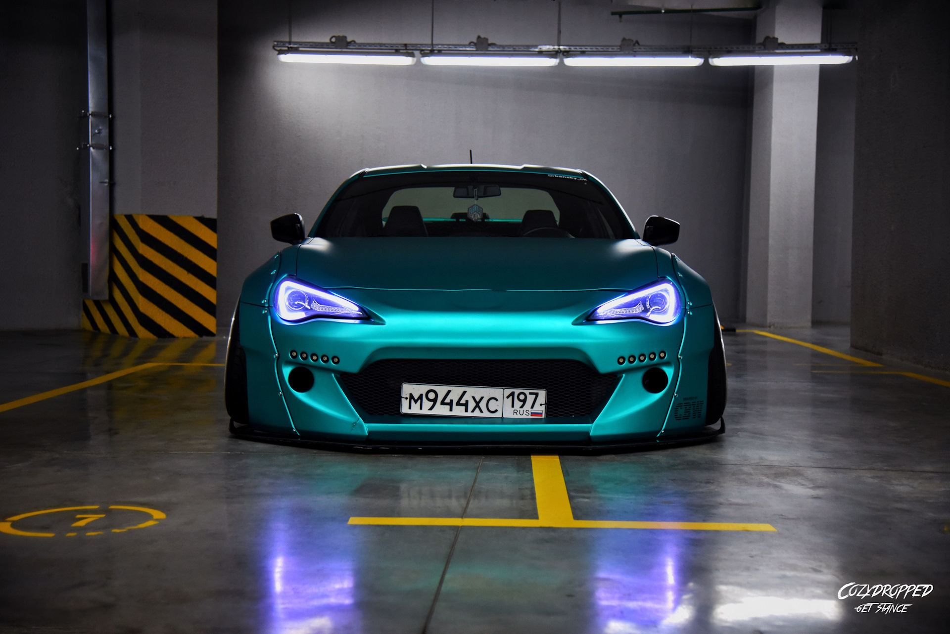 Toyota gt 86 бирюза