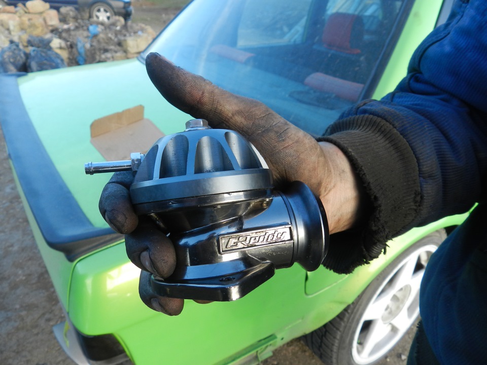 Сброс давления турбины. Датчик давления турбокомпрессор infinity. Универсальный клапан сброса давления с турбины. Blow off пассат 1. 1.