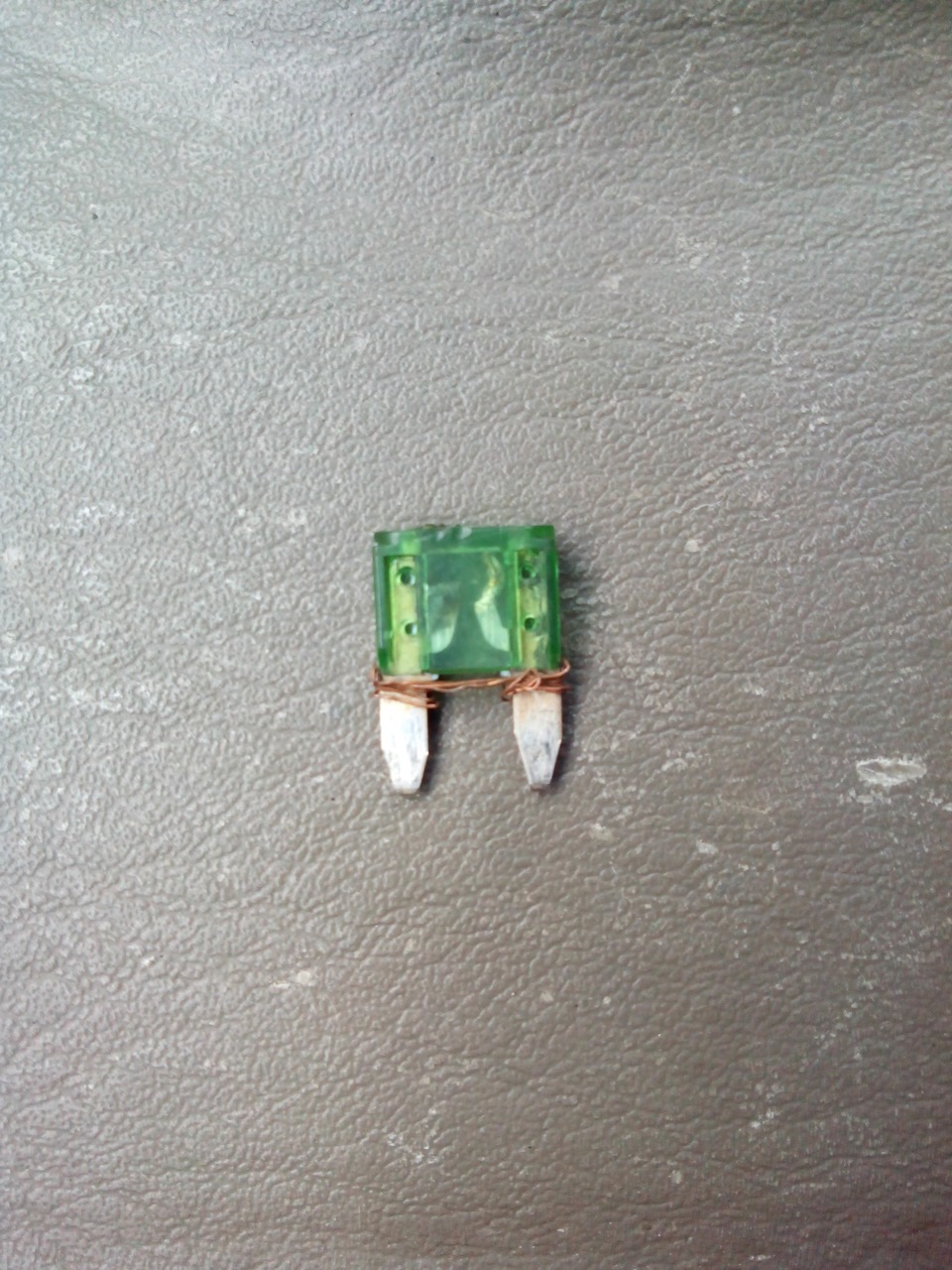 Погасли одновременно свет в салоне и магнитола(пропал звук) — РЕШЕНО ...