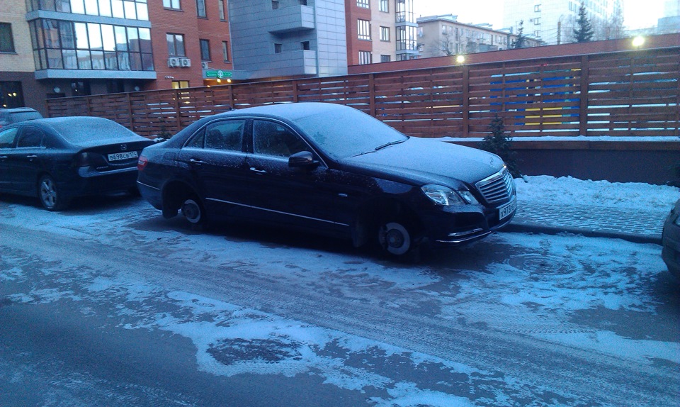 Приехал на работу)вижу картину) — Ford Focus Hatchback II, 1,6 л, 2006 ...