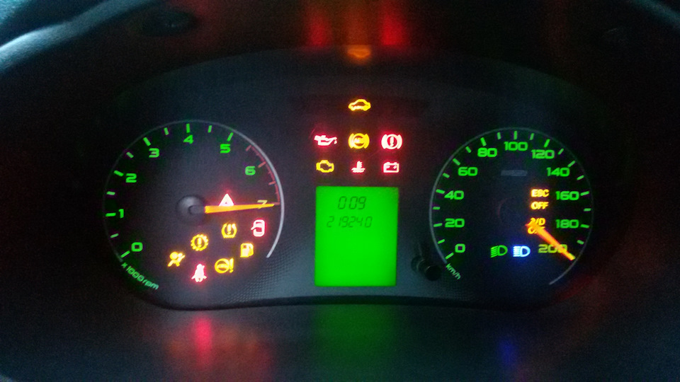 Прошивка приборной панели под люкс — Lada Гранта, 1,6 л, 2013 года ...