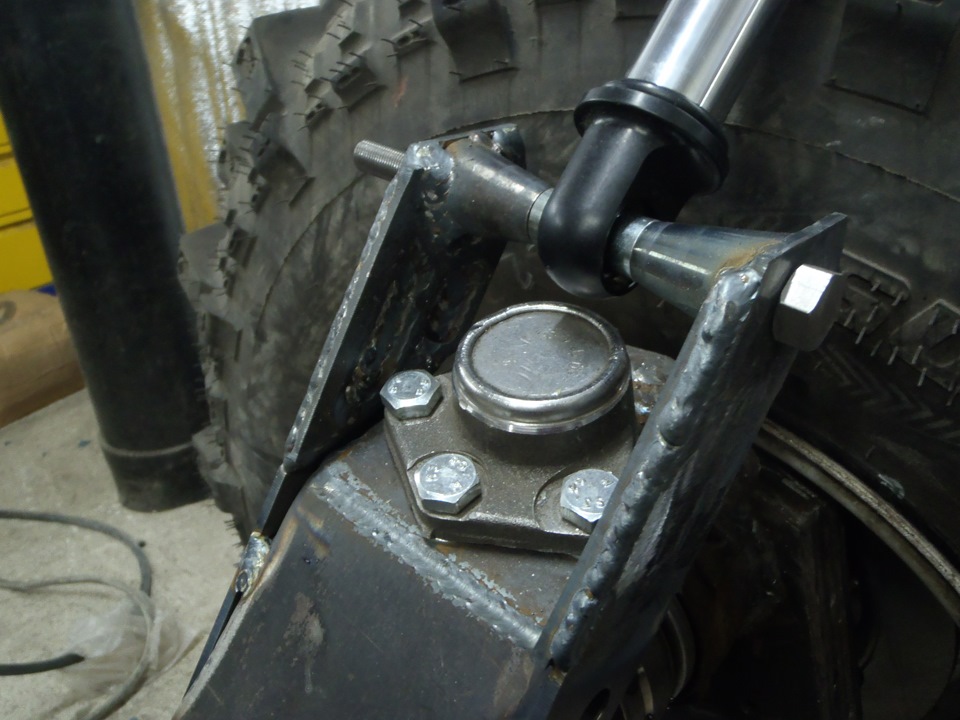 Стойки, кронштейны и обваренный мост — Lada 4x4 3D, 1,7 л, 1997 года ...