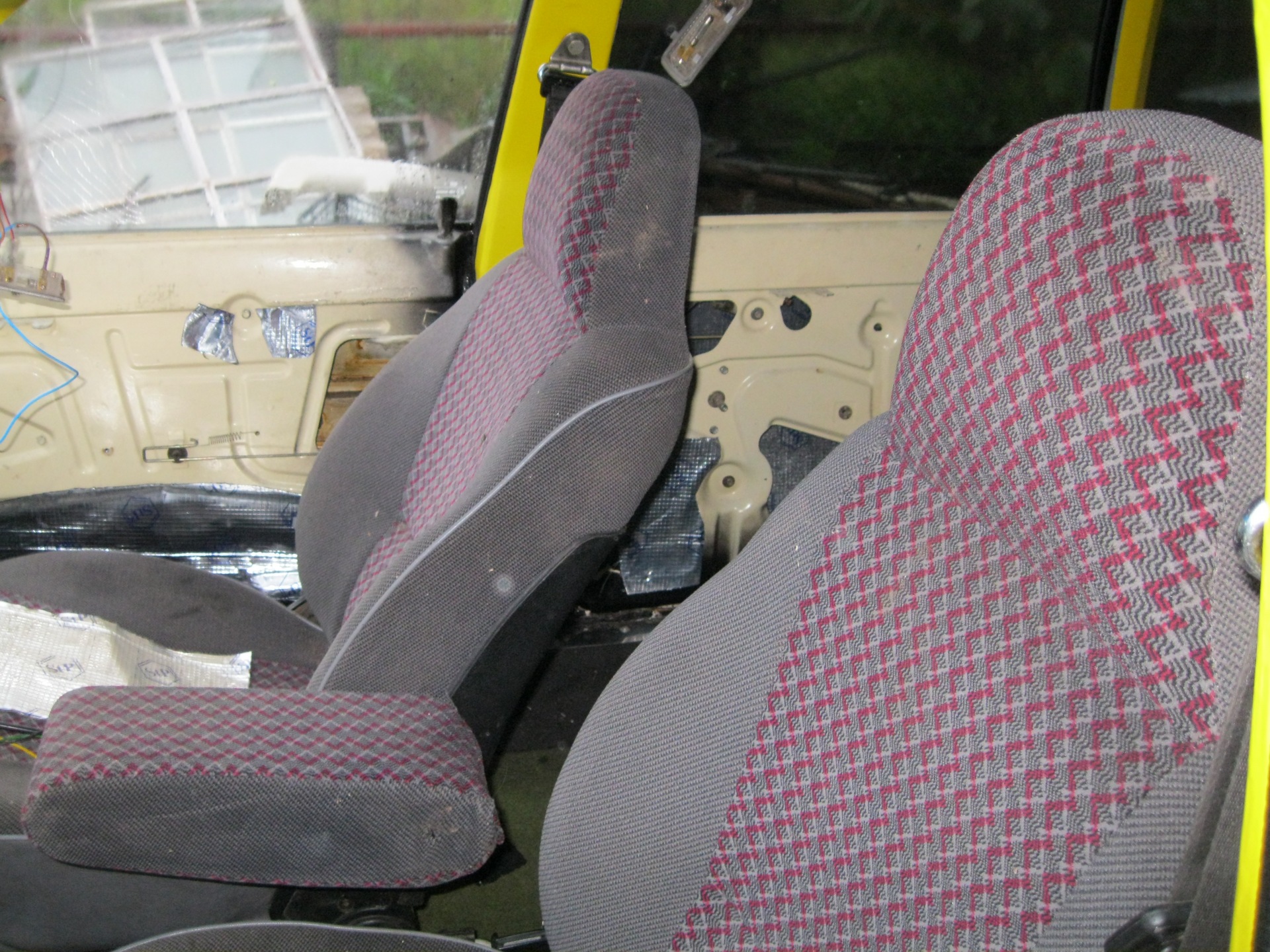 на улице дождик, на улице слякоть, а мне все равно я меняю стартер ...