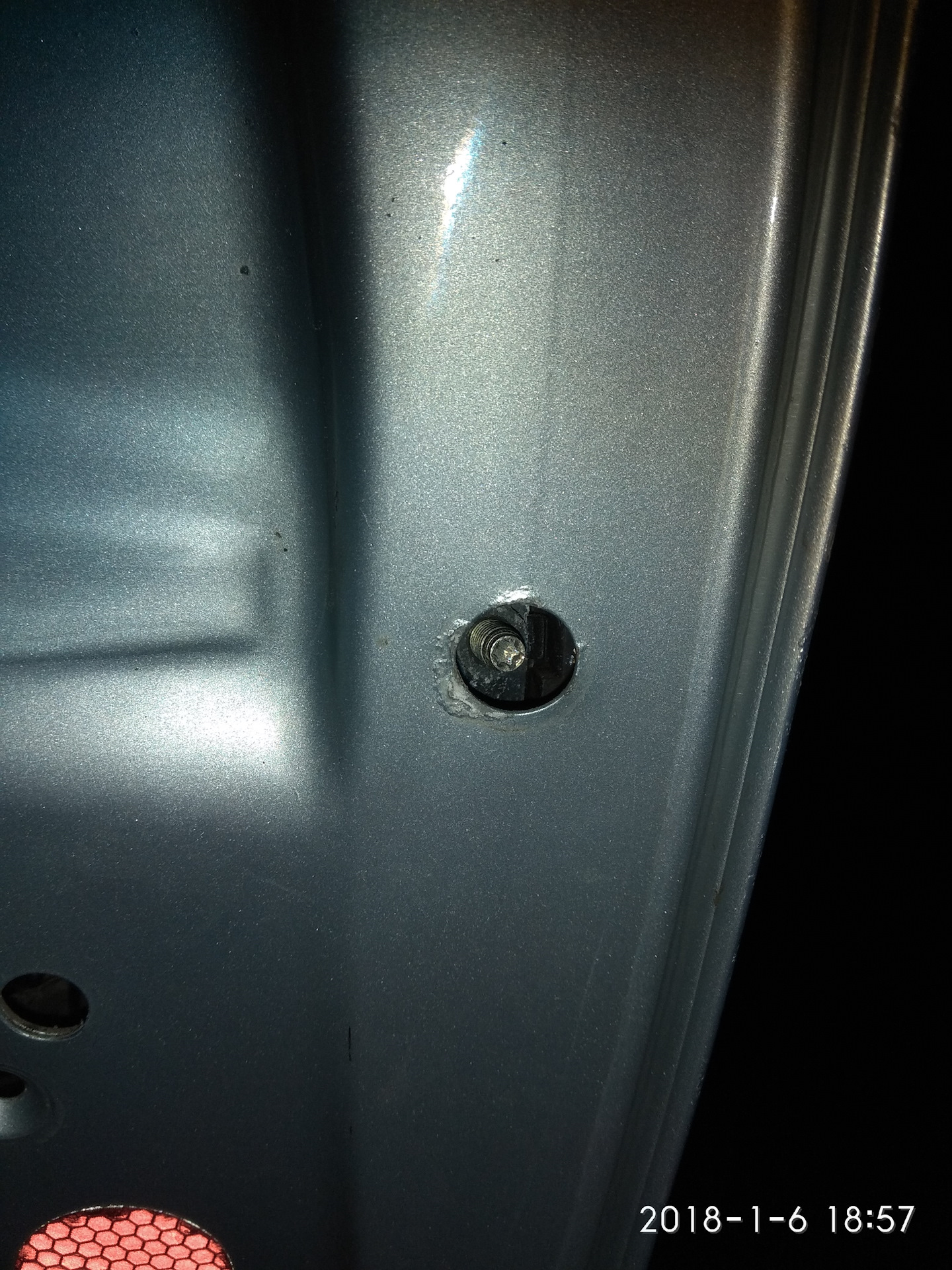 рено лагуна замок водительской дверью. ограничитель водительской двери логан 2010. пласитны на ограничители дверей megane 3. пластина ограничителя дверей megane 3. водительская дверь на рено логан 2011.