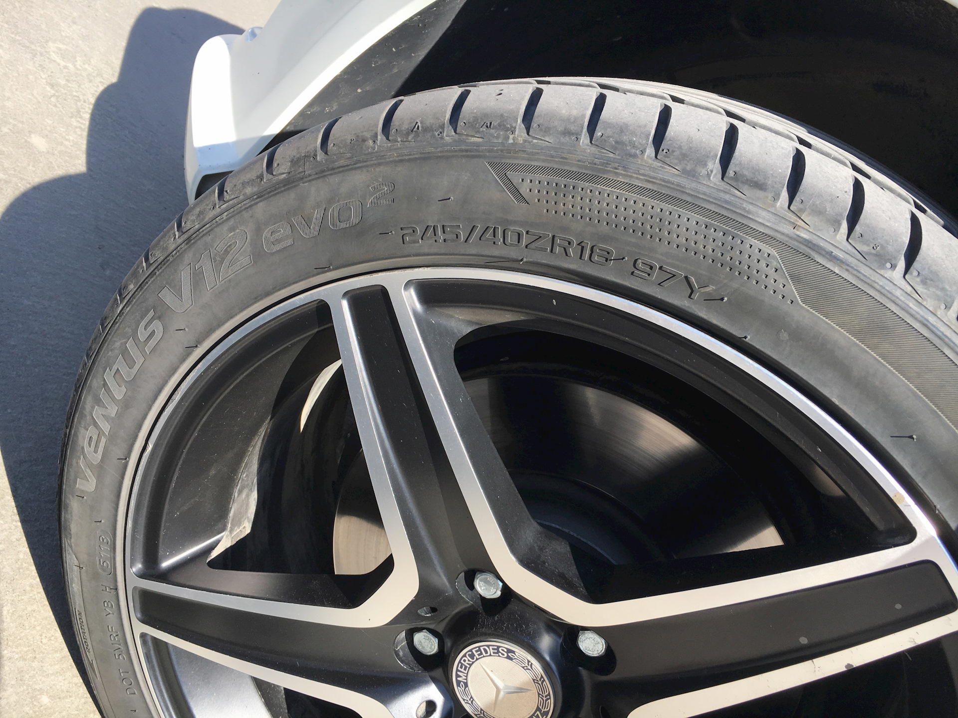 Шины мерседес где. Hankook Ventus v12 evo2 k120. Шины на Мерседес 212. Шина Мерседес е200. Шины 245 45 18 на w205.