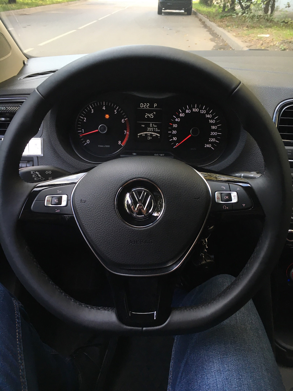 Установка мультируля от рестайлинга — Volkswagen Polo Mk5, 1,4 л, 2011 ...