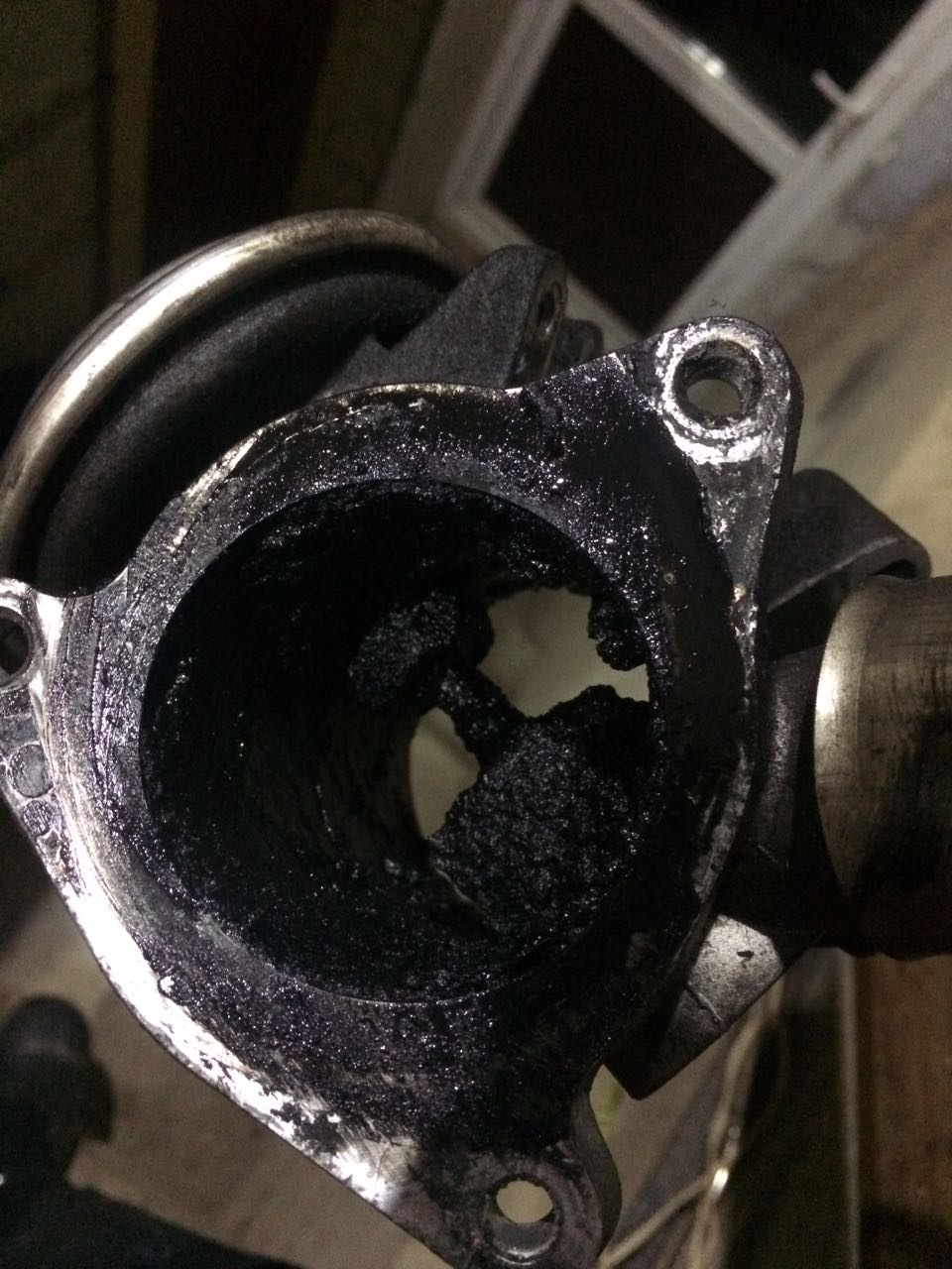 Egr suzuki liana. Чистка егр клапана мазда сх7. Чистка егр своими руками. Чистка егр своими руками. Чистка егр ом 613.