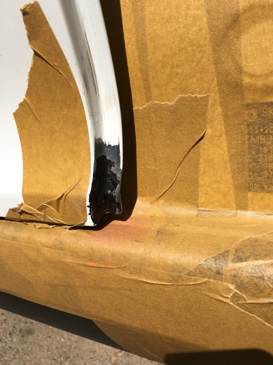 Цинкарь злая химия, шкуркой царапается легко — укрываем всё вокруг. — Skoda Yeti