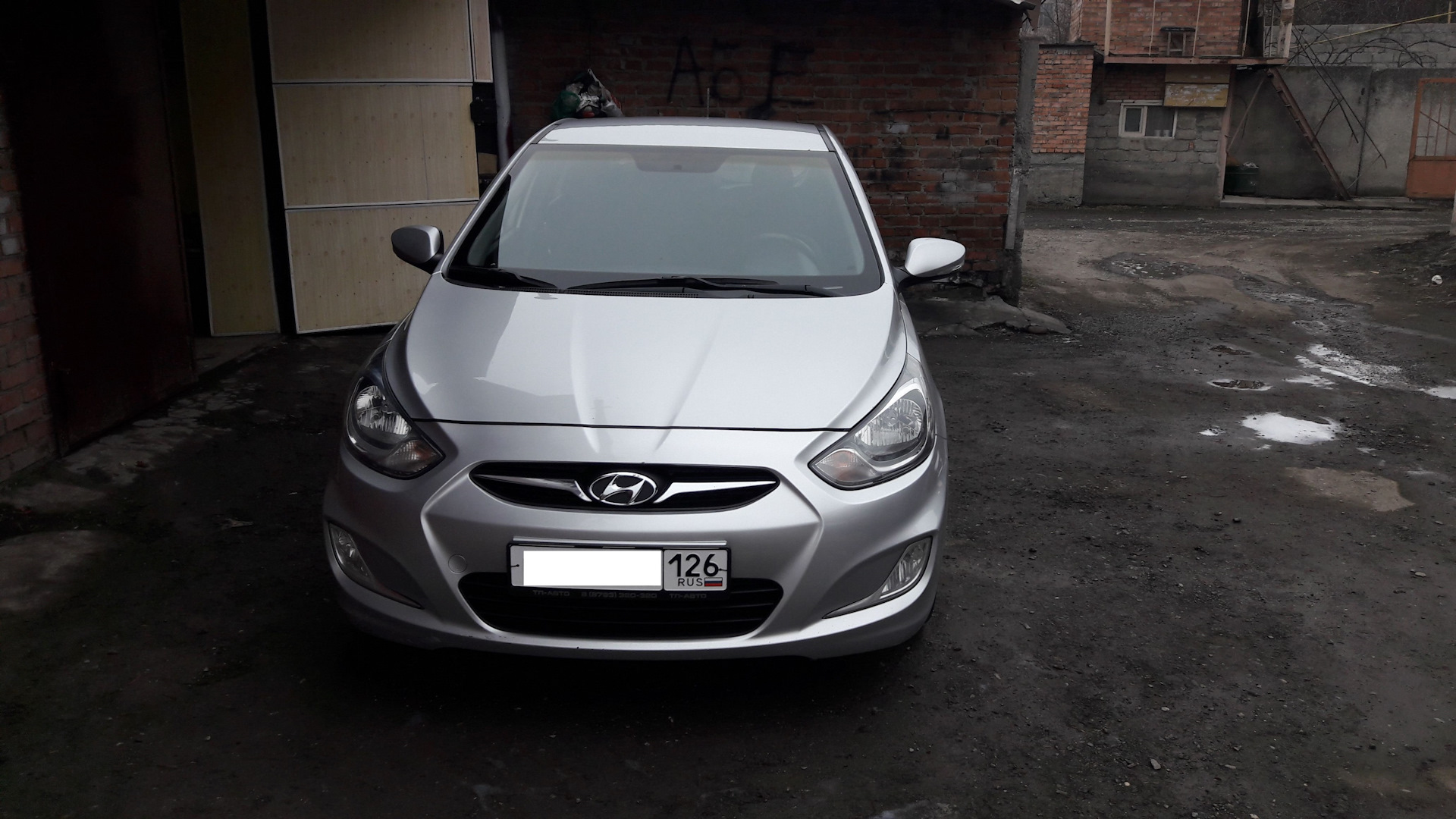 Hyundai Solaris 1.6 бензиновый 2012 | 1,6 123 на DRIVE2