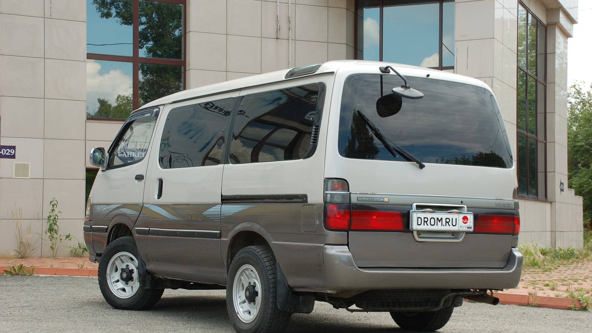 Toyota HiAce (H100) 4.0 бензиновый 1998 | UZH106:Тихо,быстро,мягко на DRIVE2