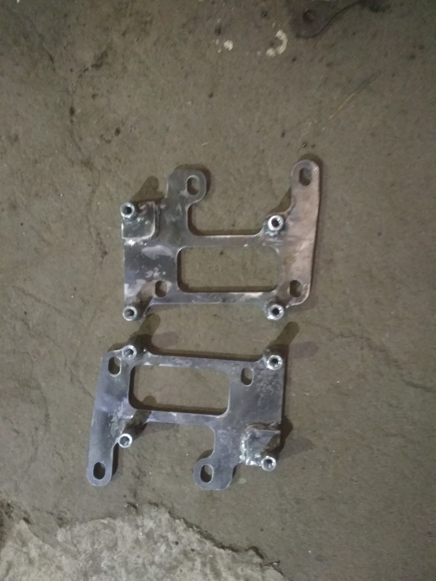 крепление компрессора. кронштейн крепления компрессора sc 14 на ваз 2110. кронштейн компрессора кондиционера газель 406. кронштейн компрессора змз 406. кронштейн компрессора кондиционера змз 405.