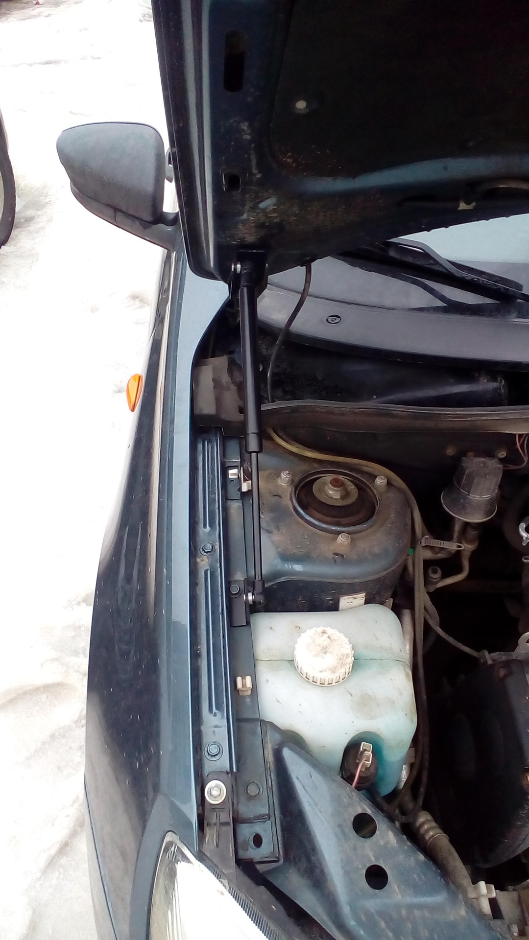 Как поставить газовые упоры на гранту. Упоры капота гранта фл. Как поставить газовые упоры на гранту. Упоры капота гранта фл. Как поставить газовые упоры на гранту.