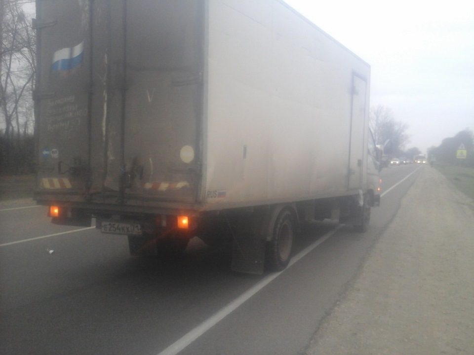 Курица — Hyundai HD 72, 3,3 л, 2005 года | ДТП | DRIVE2