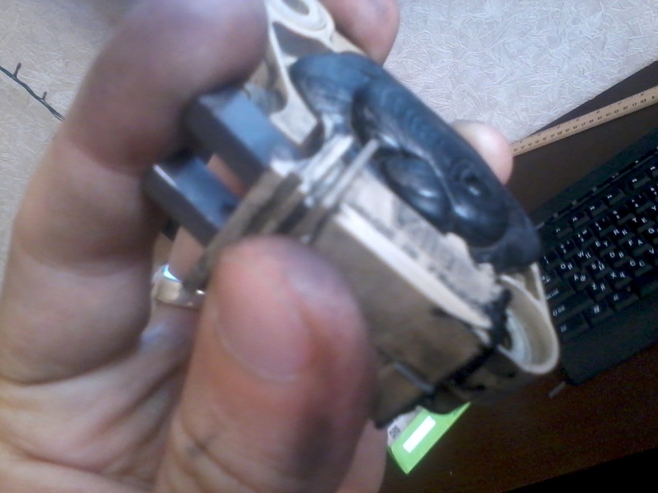 поменял щетки в реле генератора — Volkswagen Passat B4, 1,8 л, 1994 ...