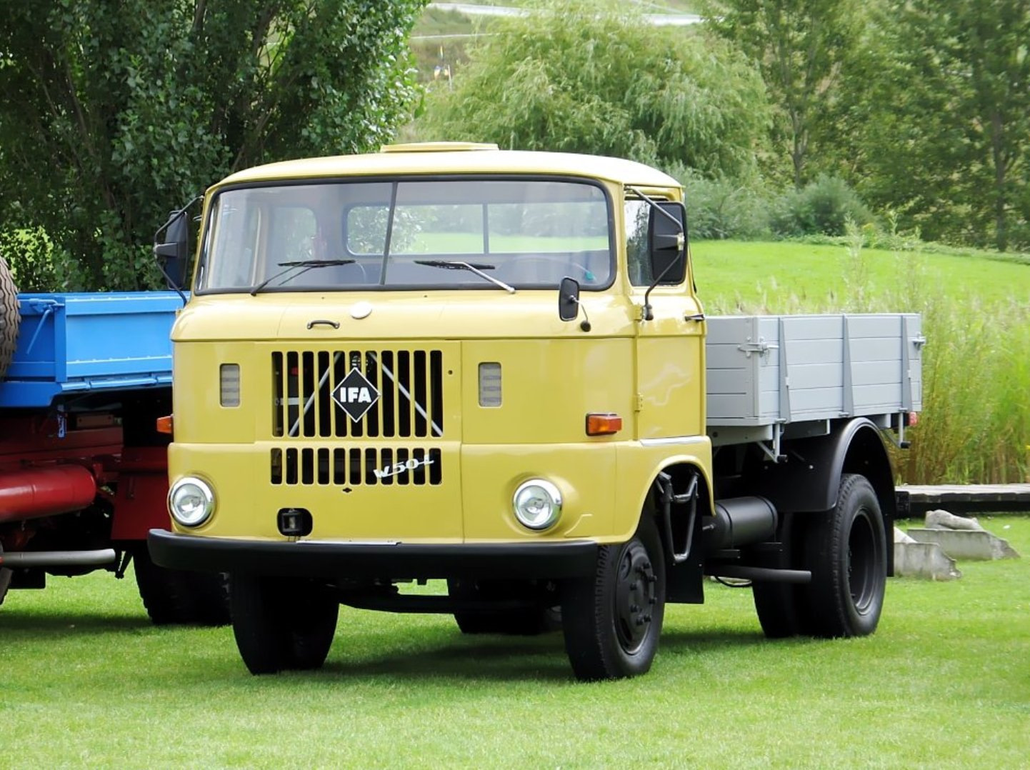 Старые грузовики россии. IFA w50l. Автомобиль IFA w50. IFA w50l самосвал. Грузовик ИФА w50l.