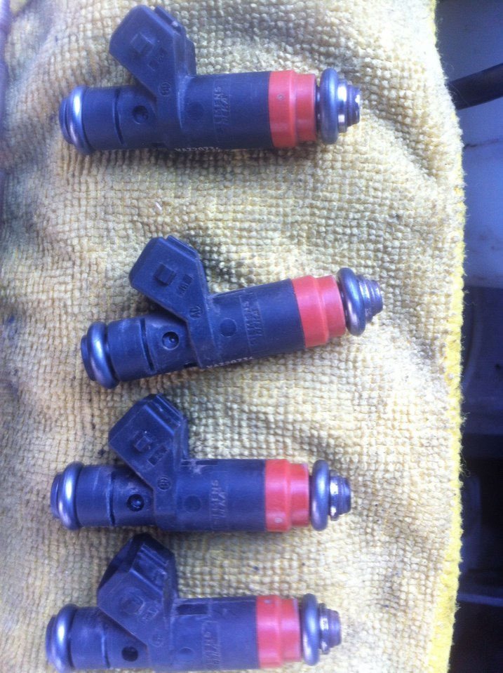 Чистка форсунок, топливной рампы и дросселя — Lada 2114, 1,6 л, 2009 ...