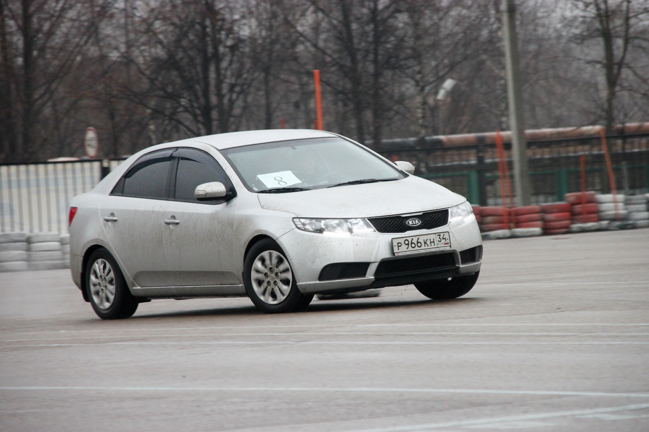 Покатушки на аэродроме г.Мытищи — KIA Cerato (2G), 1,6 л, 2010 года |  покатушки | DRIVE2