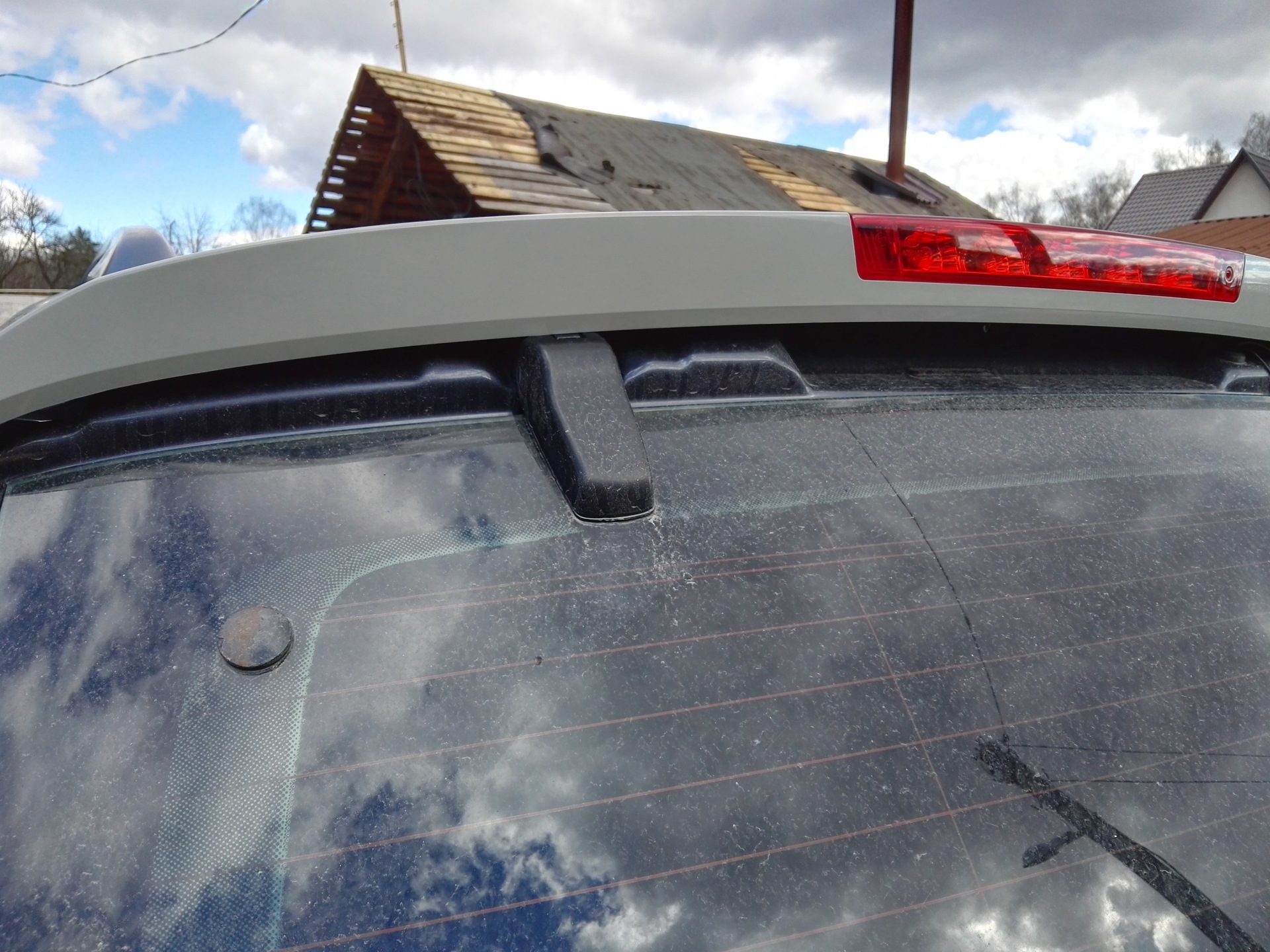 Спойлер задней двери шевроле. Спойлер на chevrolet niva. Спойлер 3 н нива шевроле. Задний спойлер на ниву шевроле. Спойлер - дефлектор нива тревел.