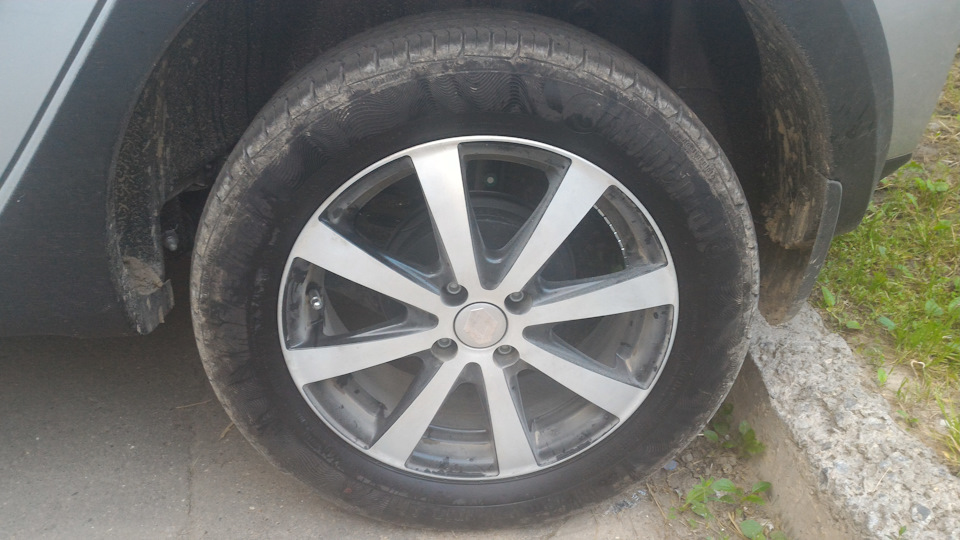 Заднее — Renault Sandero Stepway (2G)