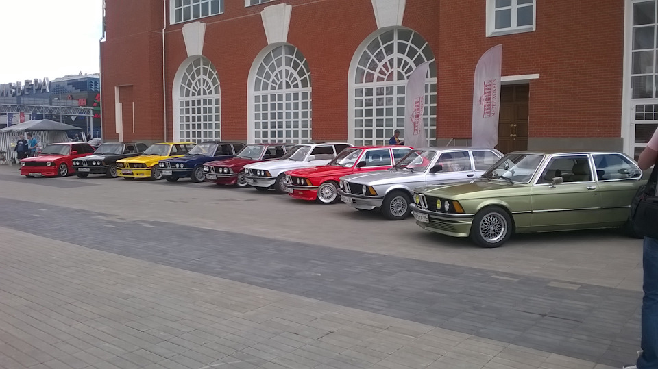 Фото в бортжурнале BMW 7 series (E23)