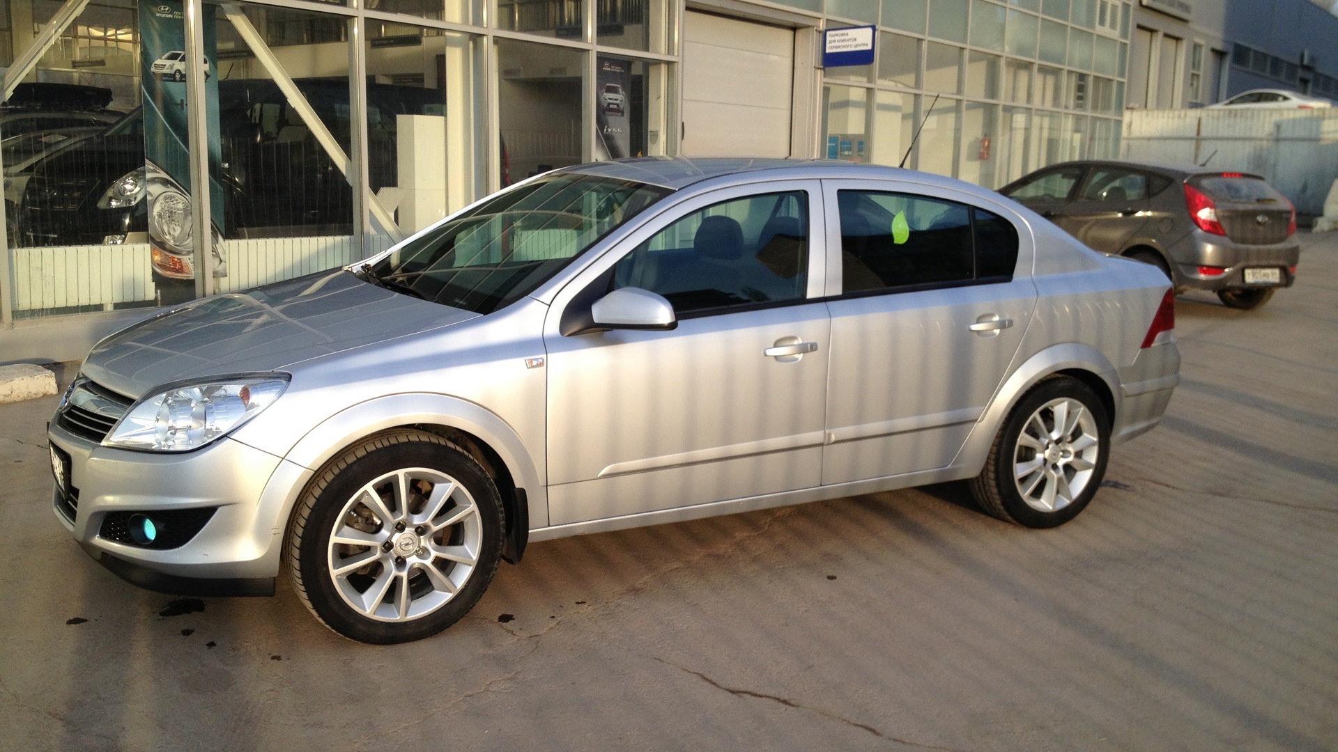 Opel Astra H 1.6 бензиновый 2008 | 