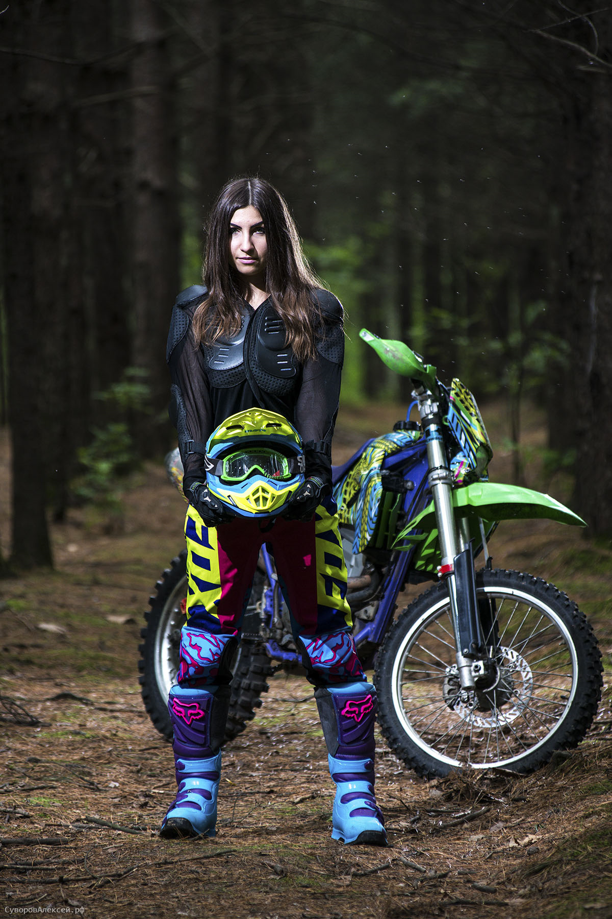 Крос девушка. Красивые девушки на кроссовых мотоциклах. Эндуро девочки. Девушка на кроссовом мотоцикле. Девчонки на эндуро.