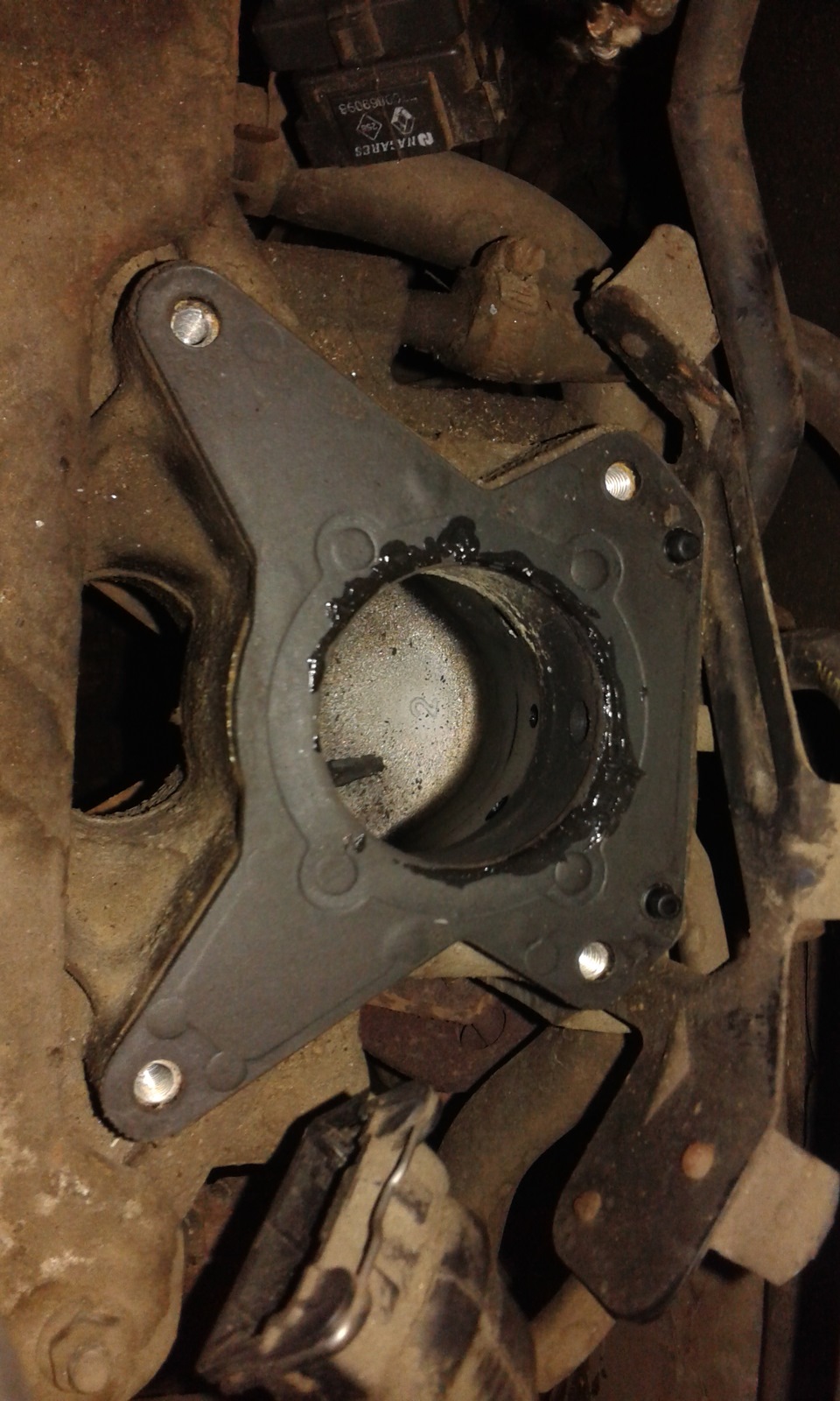 сапун или маслоуловитель. — Renault Laguna I, 1,8 л, 1994 года | своими ...