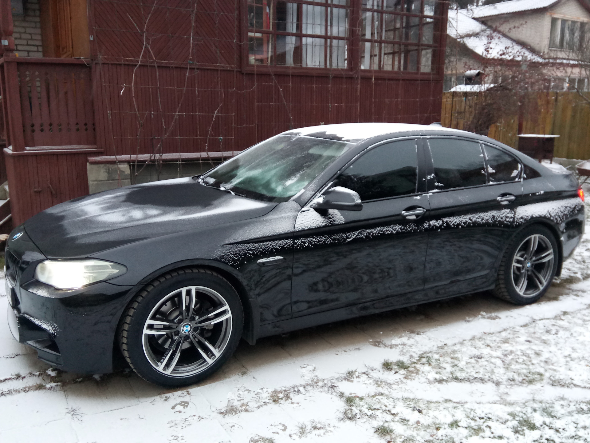 BMW f10 черный зима