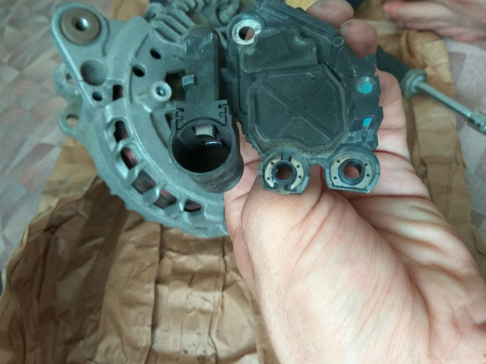 Щетки, внимание на дальнюю щетку — Skoda Octavia A7 Mk3